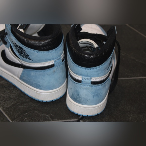 Air Jordan 1 Retro High OG “University Blue” | Men’s Size 9 - Picture 6 of 8
